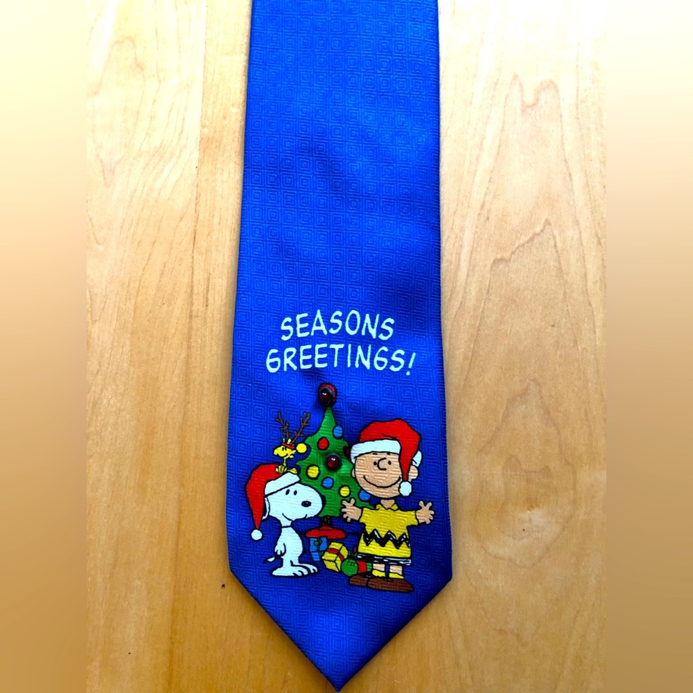 Peanuts Holiday Tie